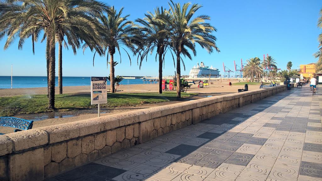 Apartamento Malagueta Beach 10 マラガ エクステリア 写真